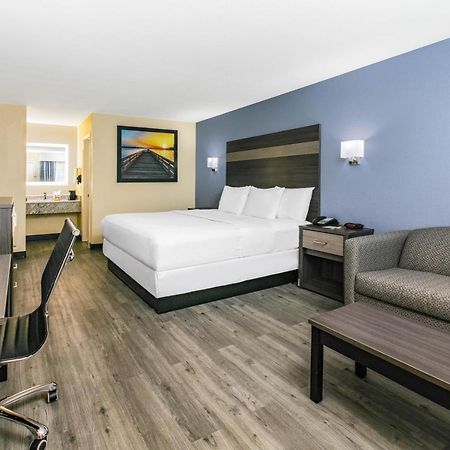 Days Inn By Wyndham Waco Near Downtown University Extérieur photo